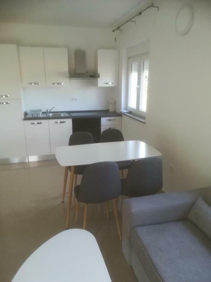 Apartman Ki Appartement Pula Buitenkant foto
